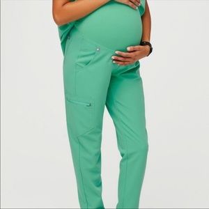 FIGS Zamora™ Maternity Jogger Scrub Pants GREEN